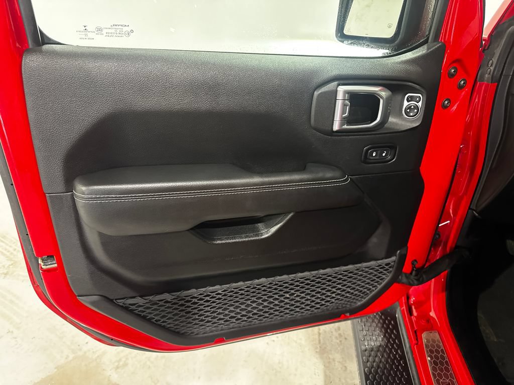 Used 2023 Jeep Wrangler Unlimited Sahara w/ Dual Top Group AWD/4WD image 18