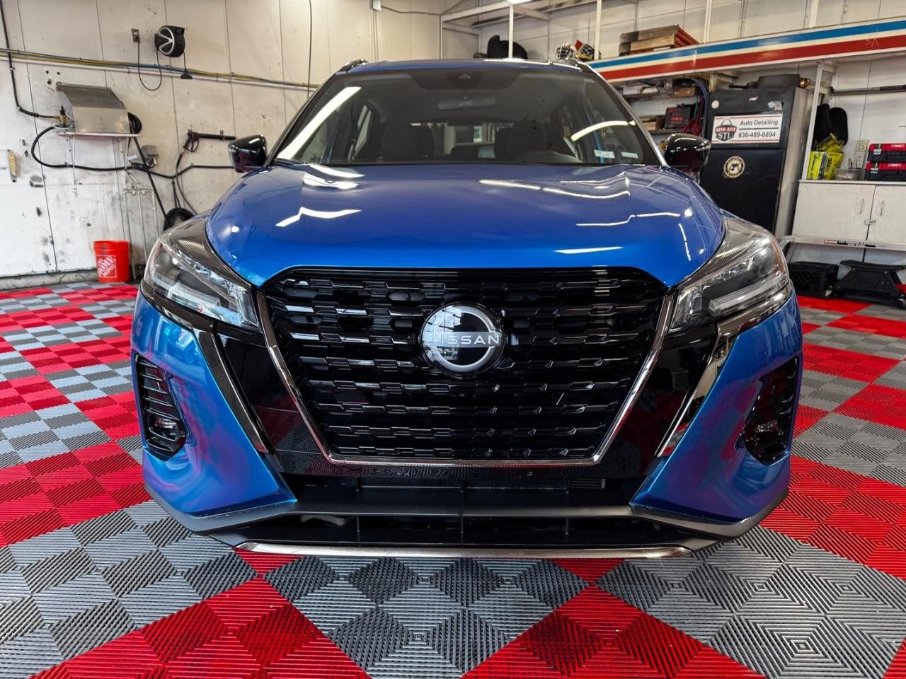 Used 2024 Nissan Kicks SR image 2