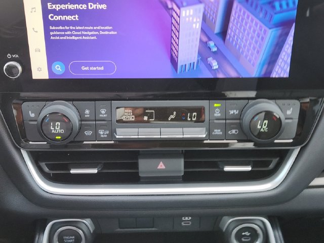 Used 2025 Toyota Grand Highlander AWD image 18