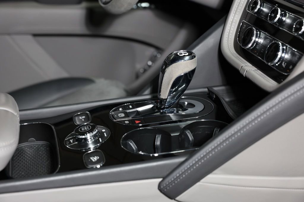 Used 2022 Bentley Bentayga image 40