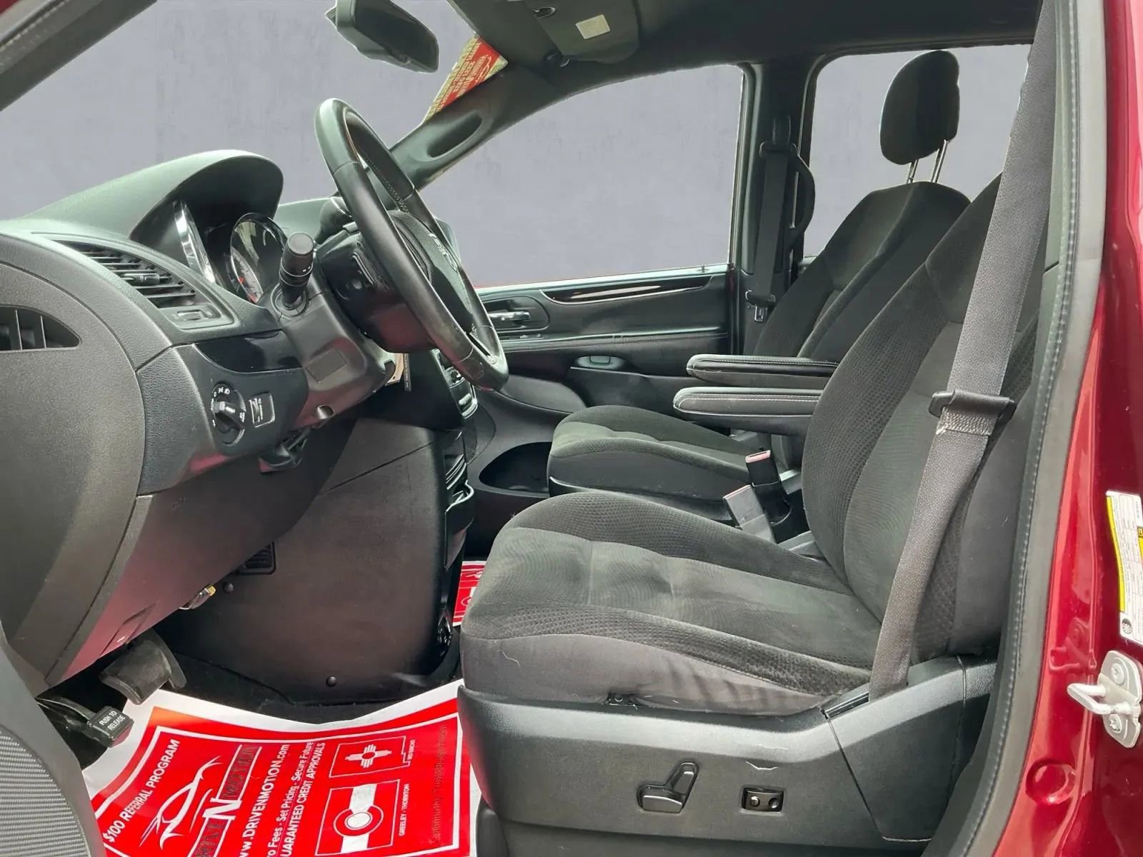 Used 2018 Dodge Grand Caravan SE image 11