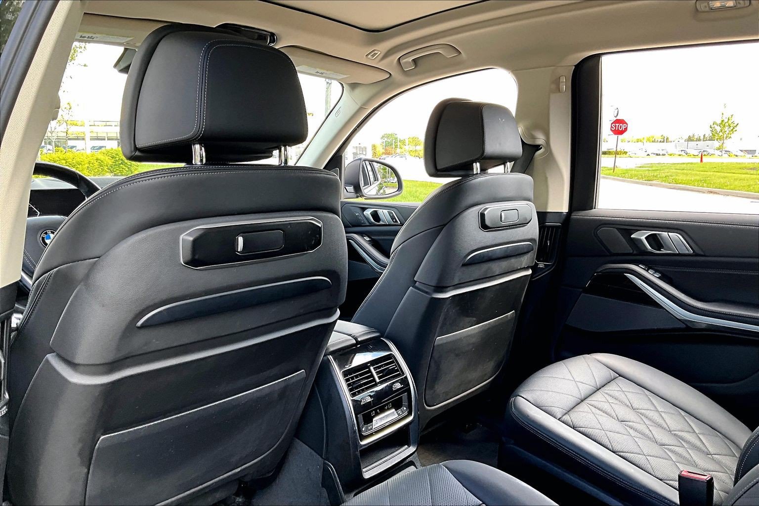 Used 2023 BMW X7 xDrive40i w/ Premium Package AWD/4WD image 30