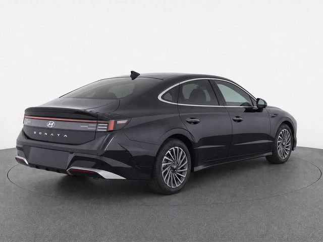Certified 2025 Hyundai Sonata Limited FWD image 5