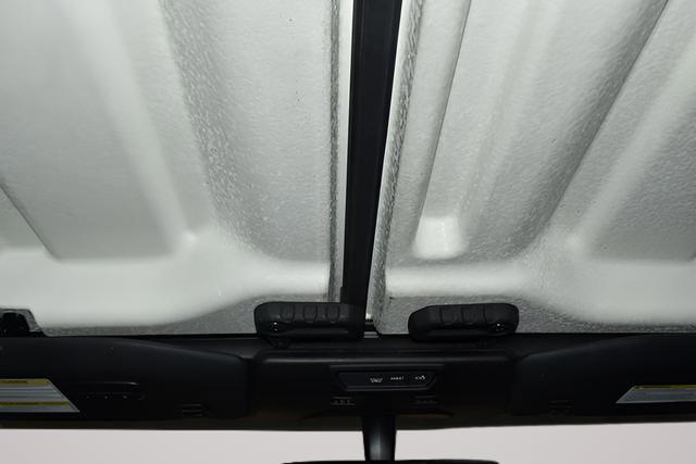 Used 2023 Jeep Wrangler Unlimited Sahara AWD/4WD image 17