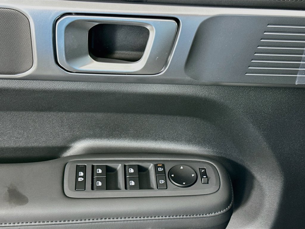 New 2027 Hyundai Santa Fe SEL FWD image 18