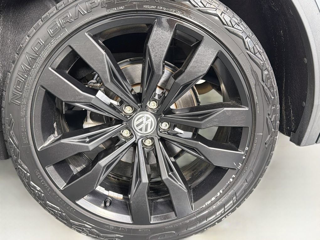 Used 2021 Volkswagen Tiguan SE R-Line AWD/4WD image 29