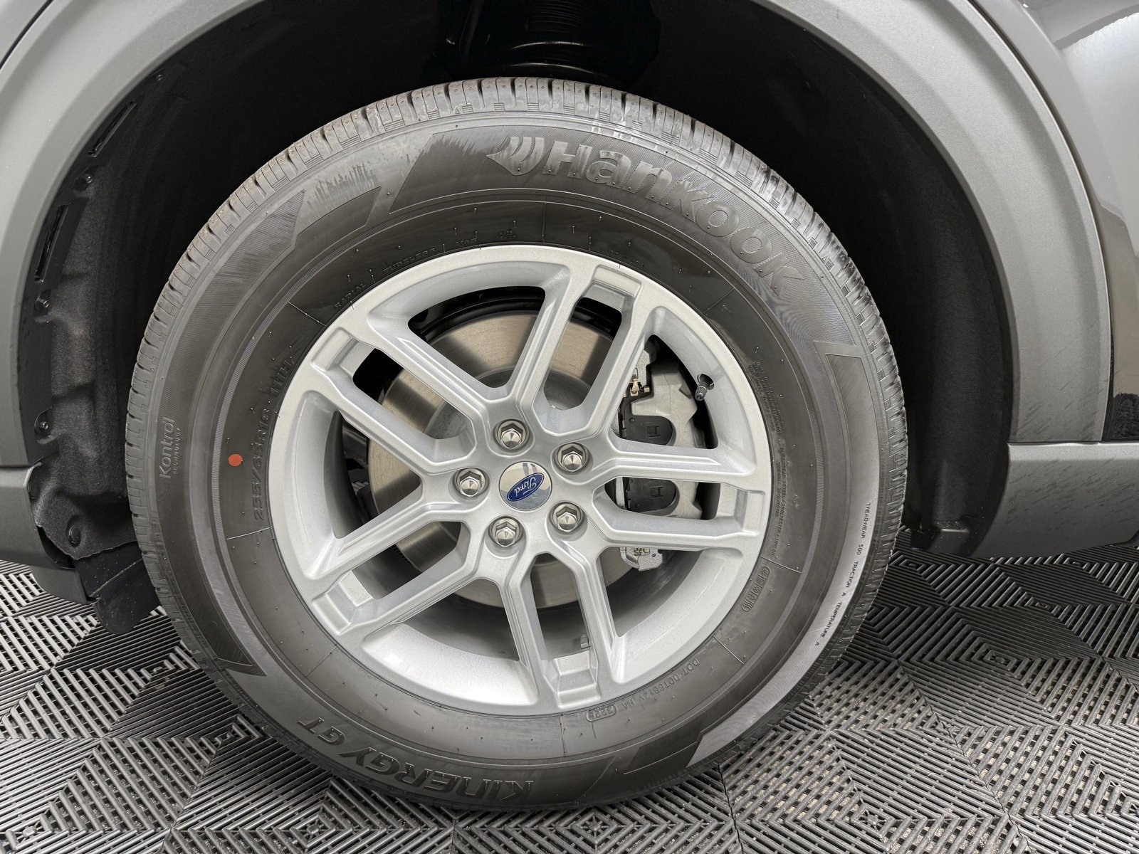 Used 2025 Ford Explorer Active w/ Active Comfort Package image 29