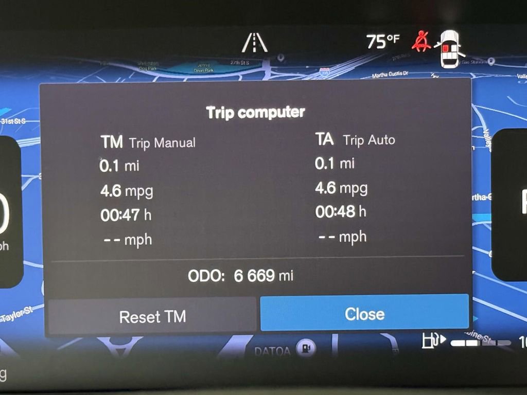 Certified 2024 Volvo XC40 B5 Ultimate w/ Protection Package Premier AWD/4WD image 5