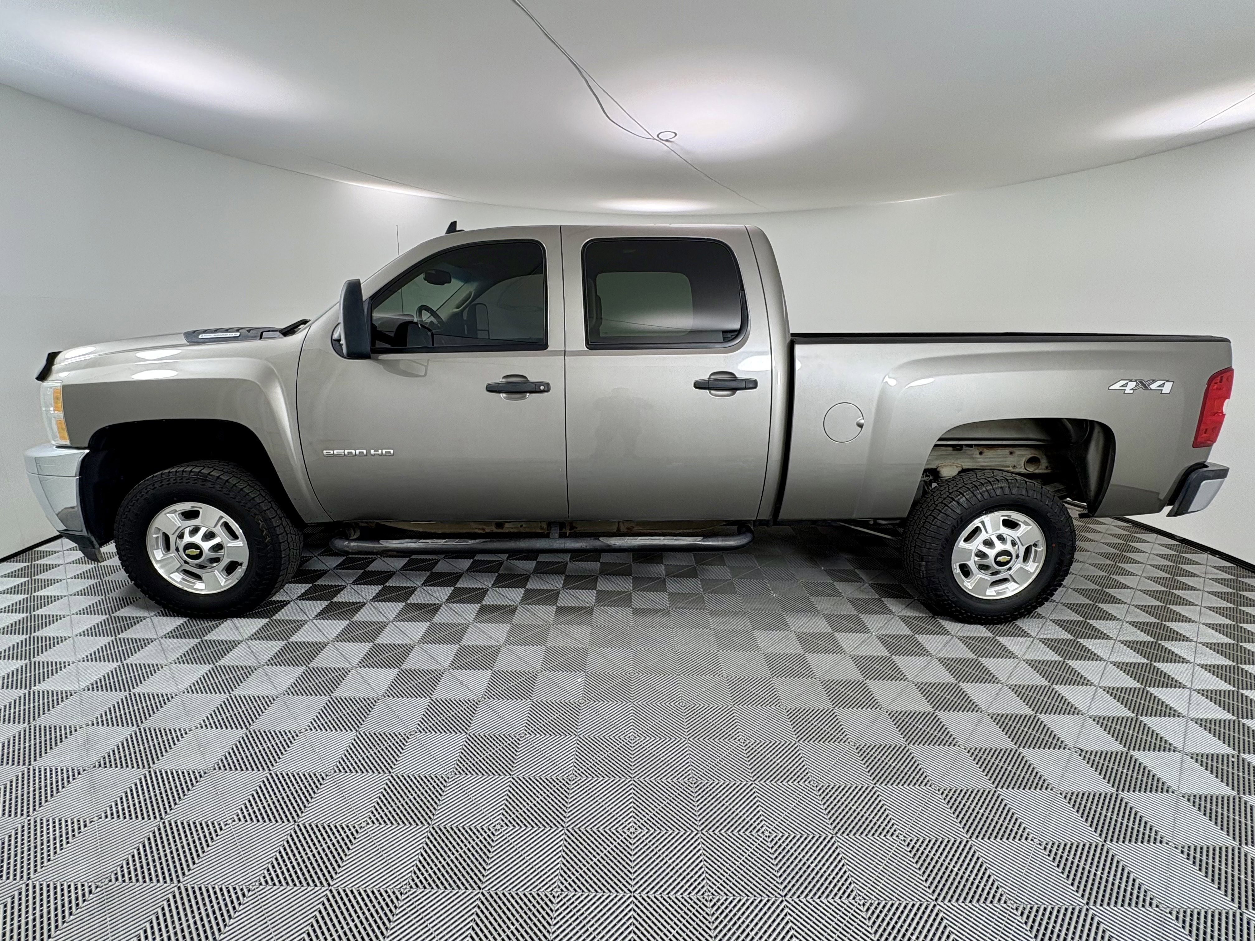 Used 2013 Chevrolet Silverado 2500 LT w/ Interior Plus Package image 2