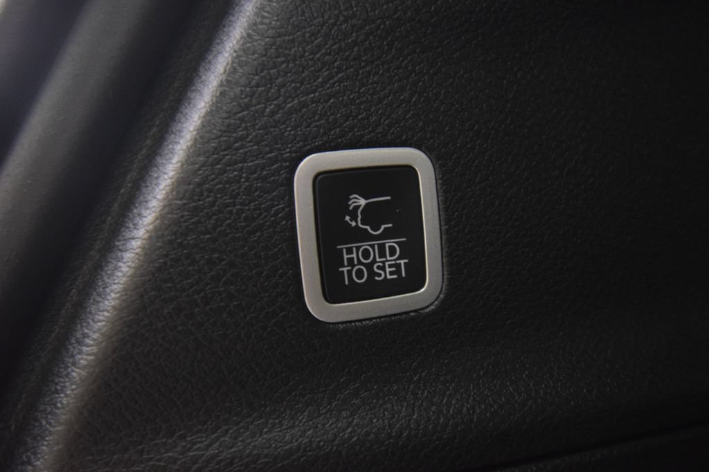 New 2027 Chrysler Pacifica Select FWD image 36