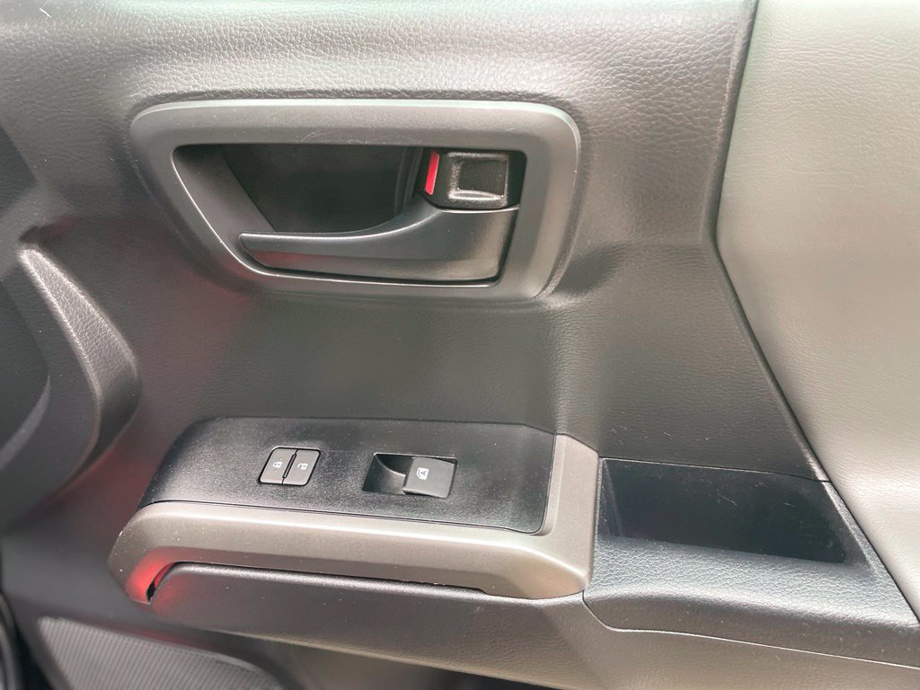 Used 2023 Toyota Tacoma SR5 AWD/4WD image 18