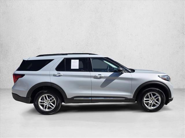 Used 2025 Ford Explorer Active image 4
