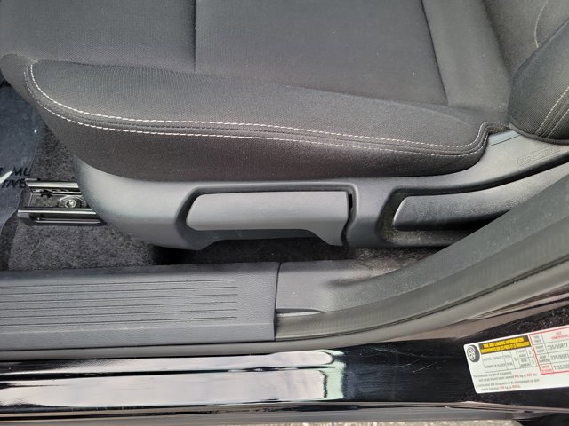 Used 2024 Nissan Rogue S FWD image 18