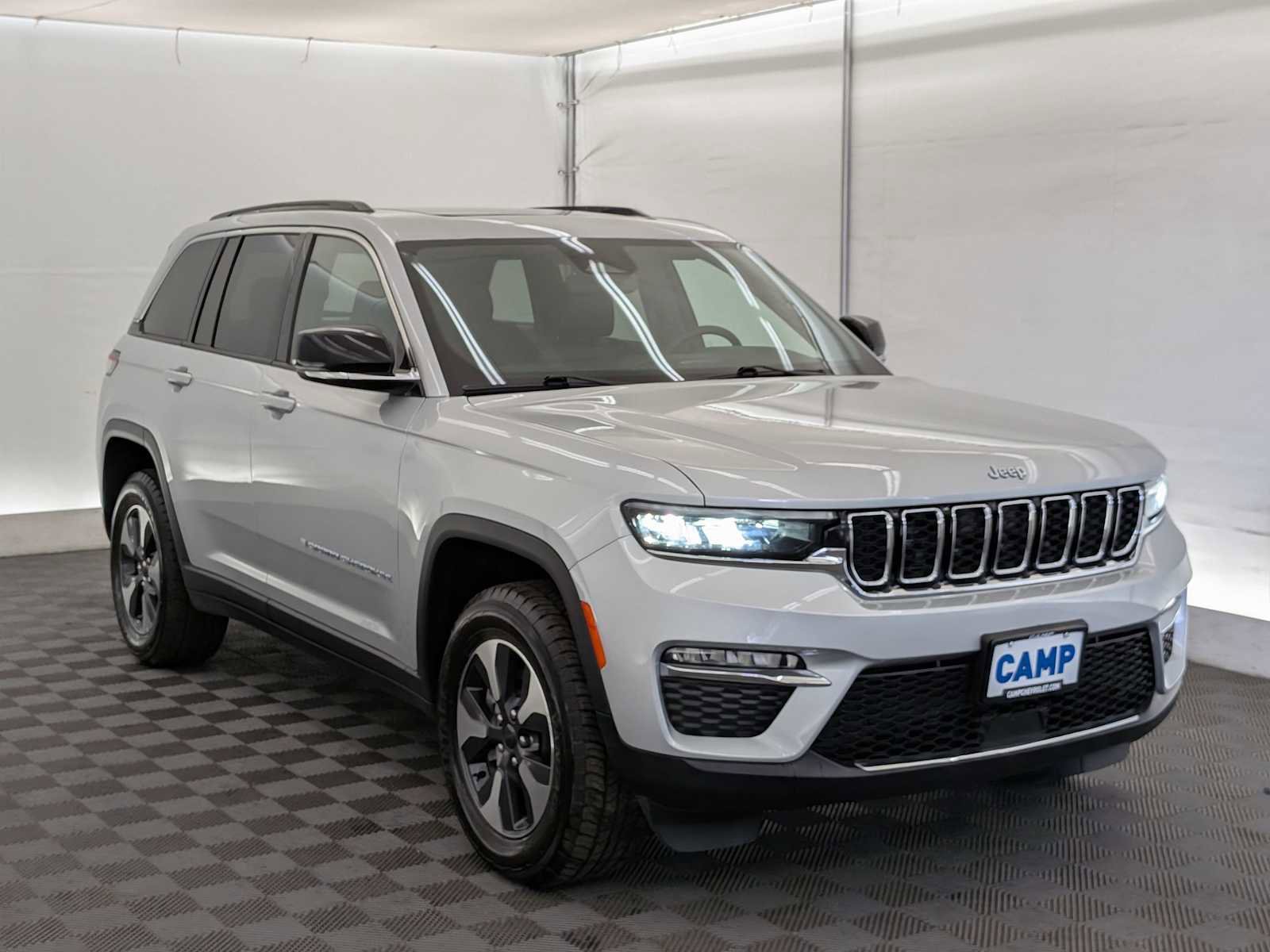 Used 2024 Jeep Grand Cherokee Limited 4xe image 8