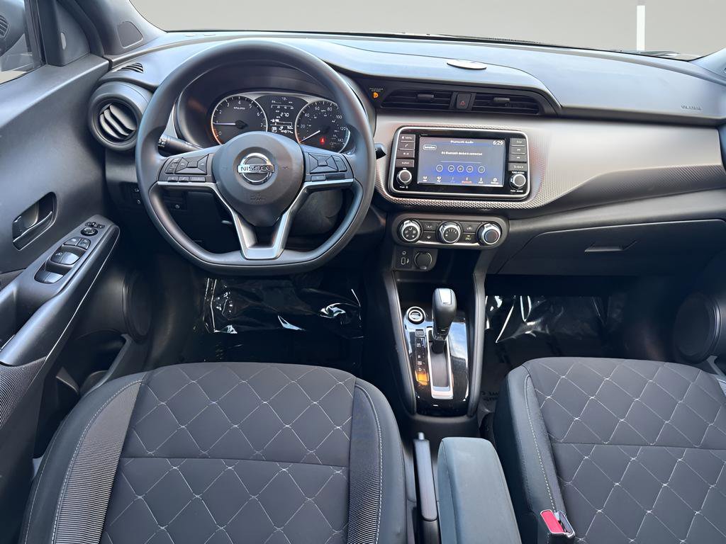 Used 2020 Nissan Kicks S image 17