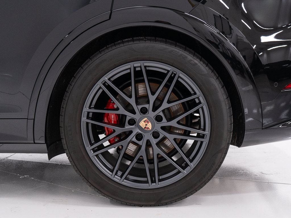 Certified 2026 Porsche Cayenne GTS AWD/4WD image 42
