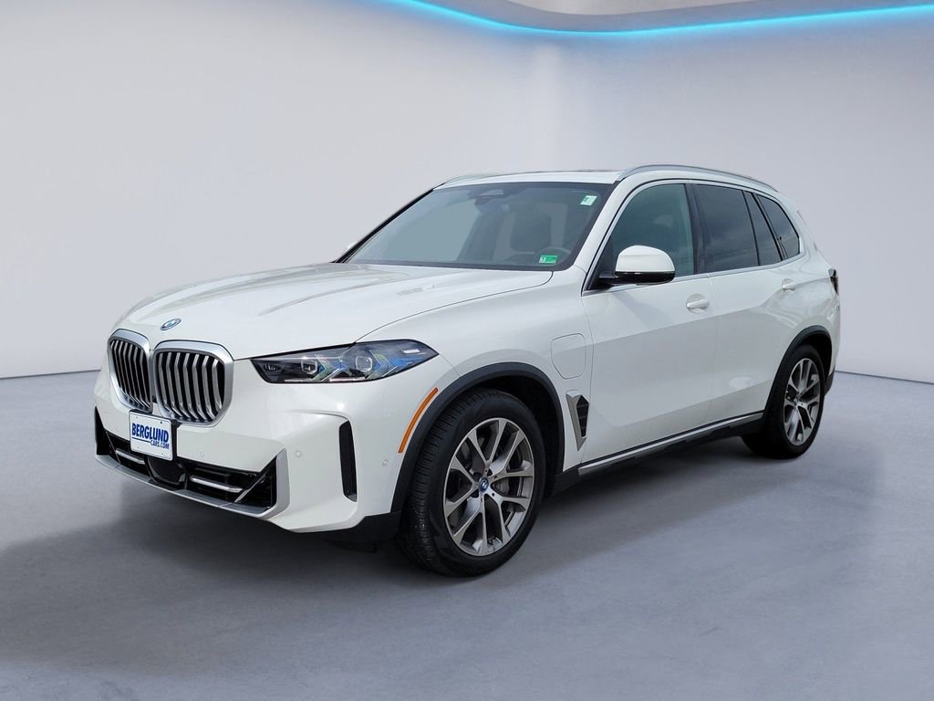 Certified 2025 BMW X5 xDrive50e w/ Premium Package image 7