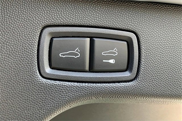 New 2025 Porsche Macan 4S Electric image 21