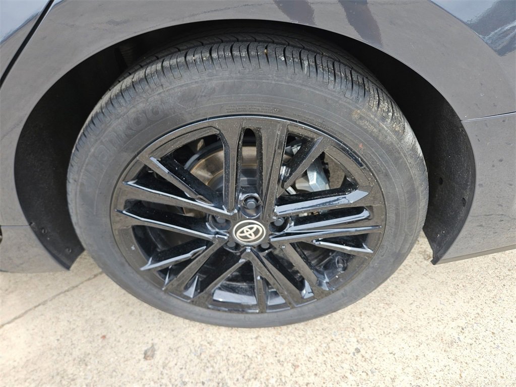 Used 2025 Toyota Camry SE image 25