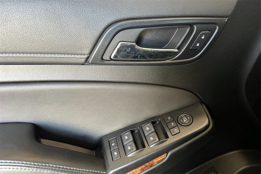 Used 2020 Chevrolet Tahoe Premier w/ Premier 6.2L Value Package image 11
