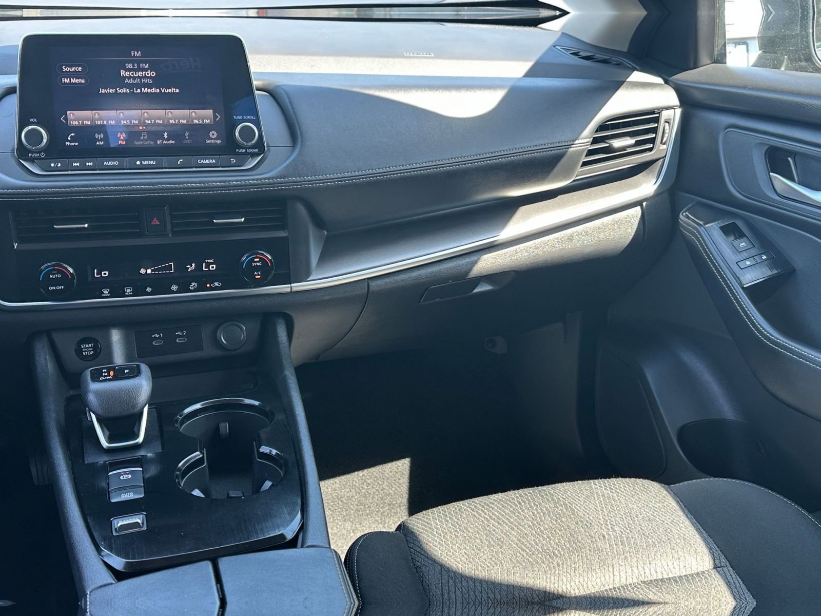 Used 2025 Nissan Rogue SV FWD image 37