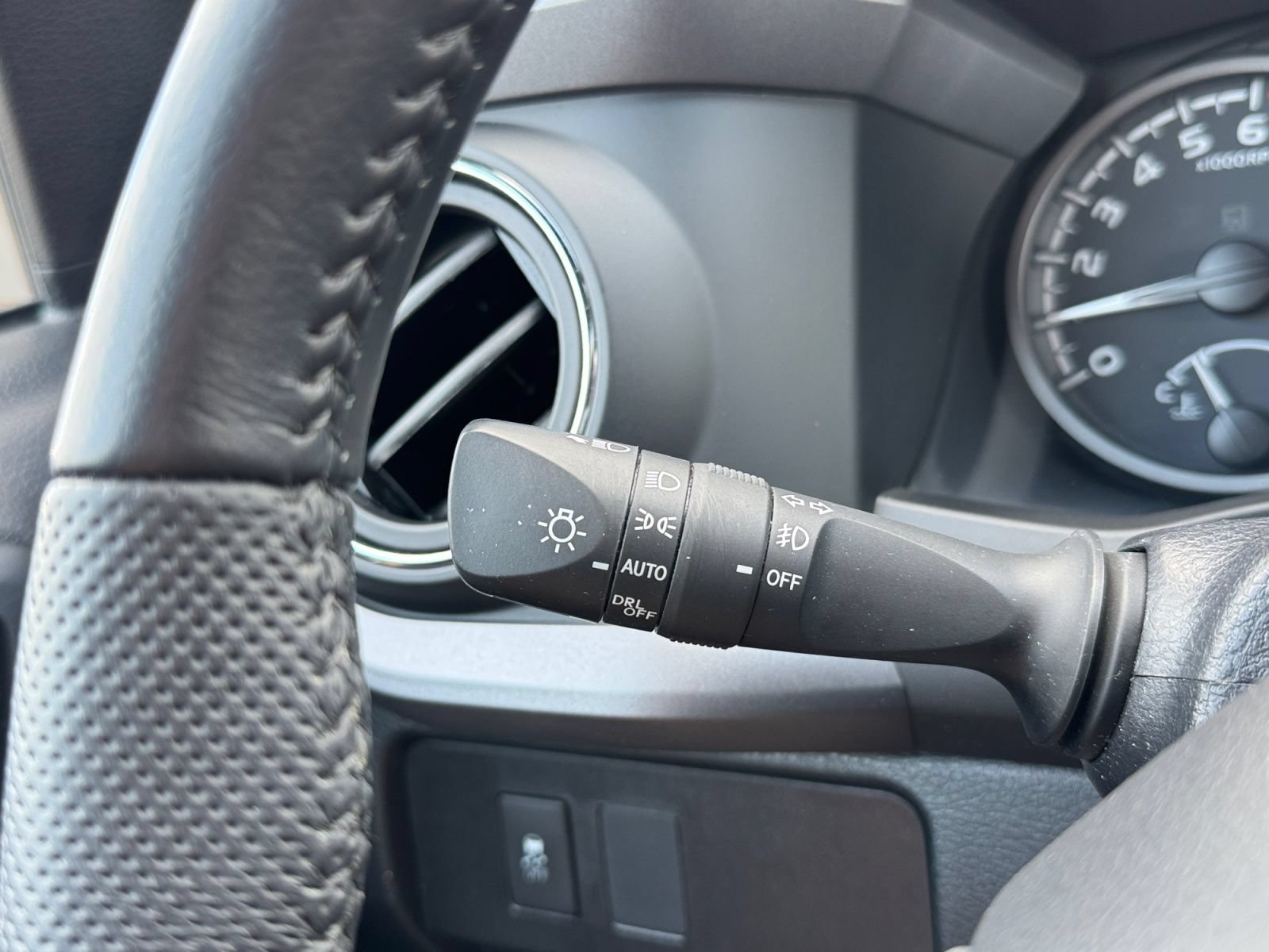 Used 2021 Toyota Tacoma TRD Sport AWD/4WD image 18