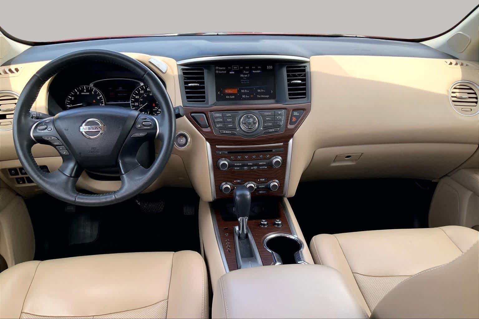 Used 2017 Nissan Pathfinder Platinum FWD image 16