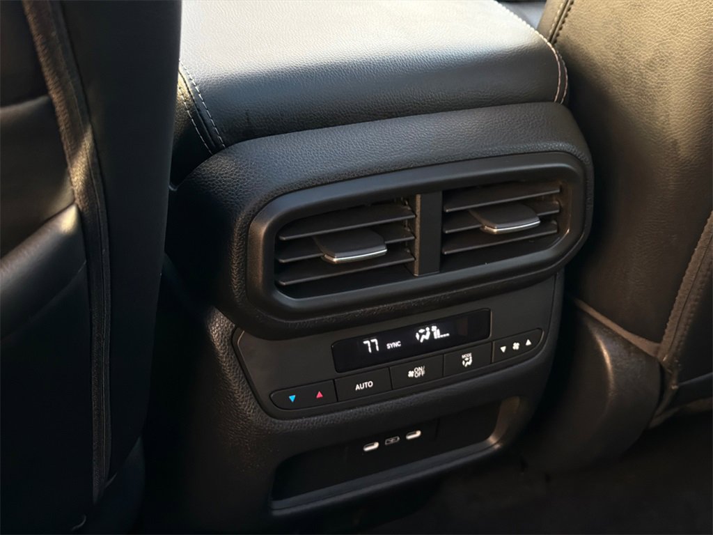 Used 2024 Honda Pilot Touring image 20