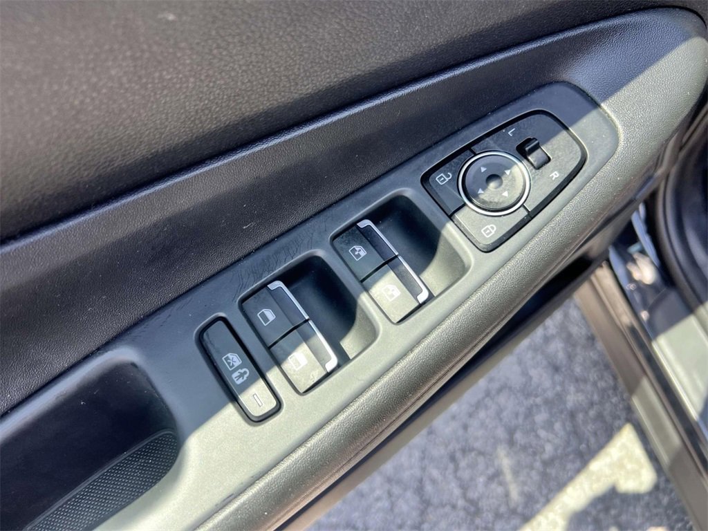 Used 2022 Hyundai Santa Fe SEL w/ Cargo Package image 17