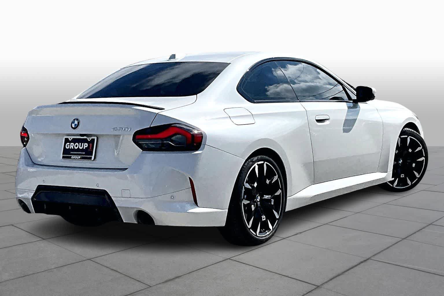 Used 2025 BMW 230i Coupe w/ M Sport Package RWD image 12