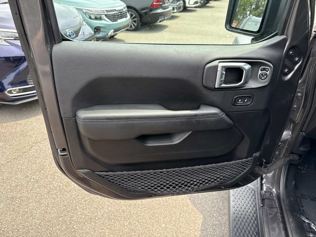 Used 2022 Jeep Wrangler Unlimited Rubicon 4xe w/ Cold Weather Group AWD/4WD image 13