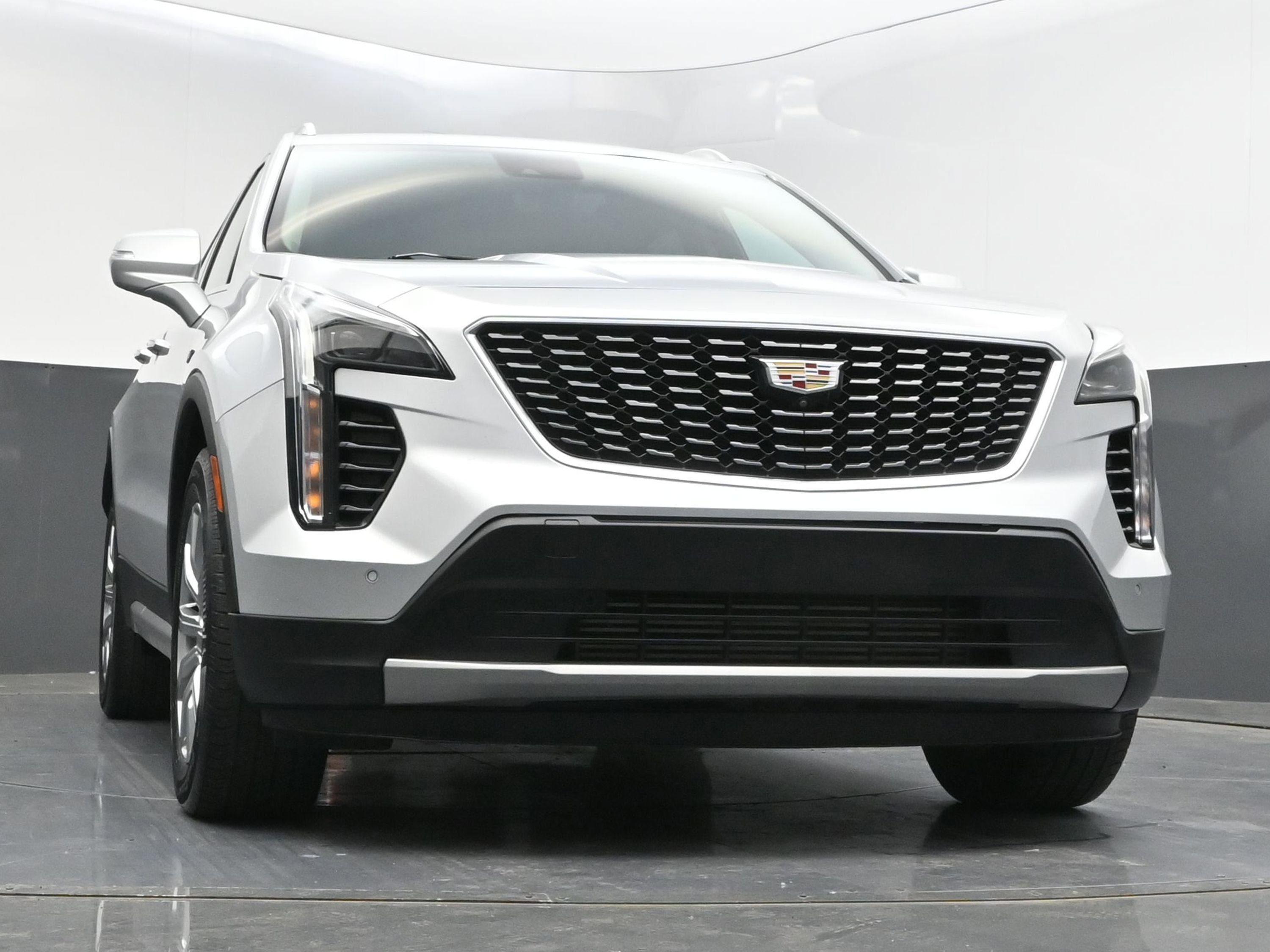 Used 2022 Cadillac XT4 Premium Luxury w/ Enhanced Visibility Package AWD/4WD image 36