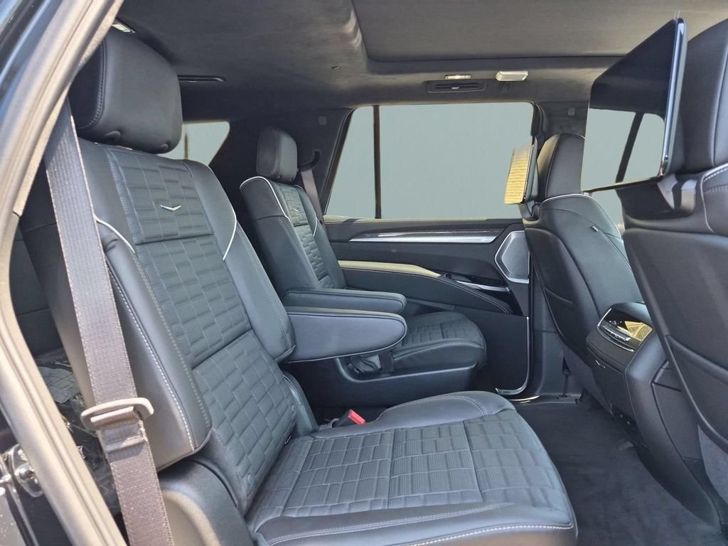 New 2026 Cadillac Escalade V w/ LPO, ONYX Package AWD/4WD image 27