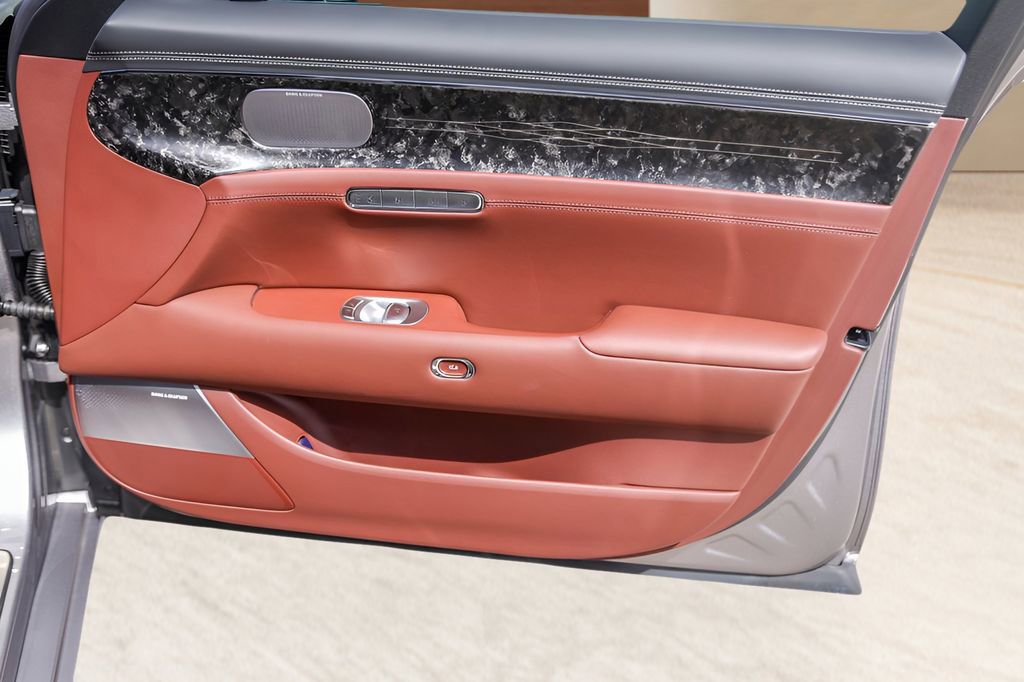 Used 2025 Genesis G90 3.5T image 30