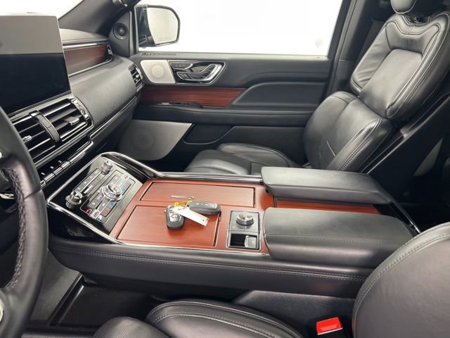 Certified 2023 Lincoln Navigator L Reserve AWD/4WD image 18
