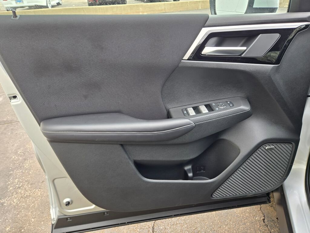 New 2026 Mitsubishi Outlander ES AWD/4WD image 15