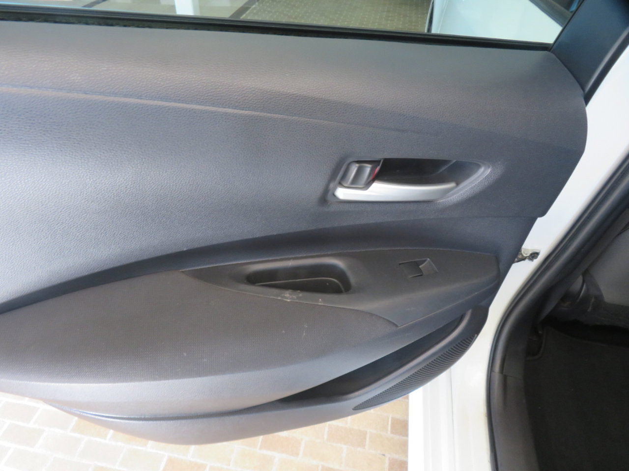 Used 2020 Toyota Corolla LE image 18