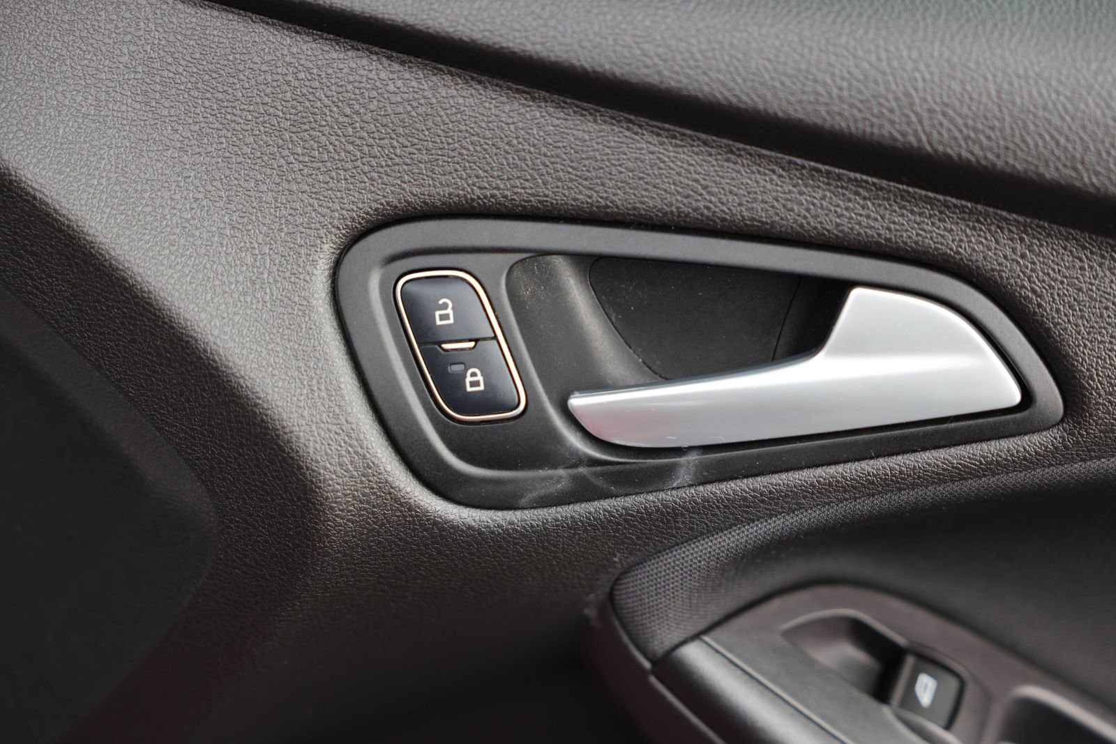 Certified 2017 Ford Focus SE FWD image 10