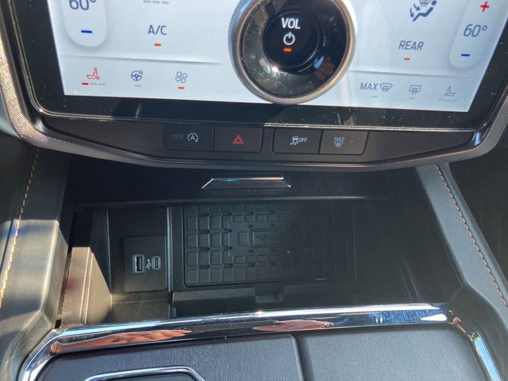 Used 2023 Ford Expedition Platinum image 26