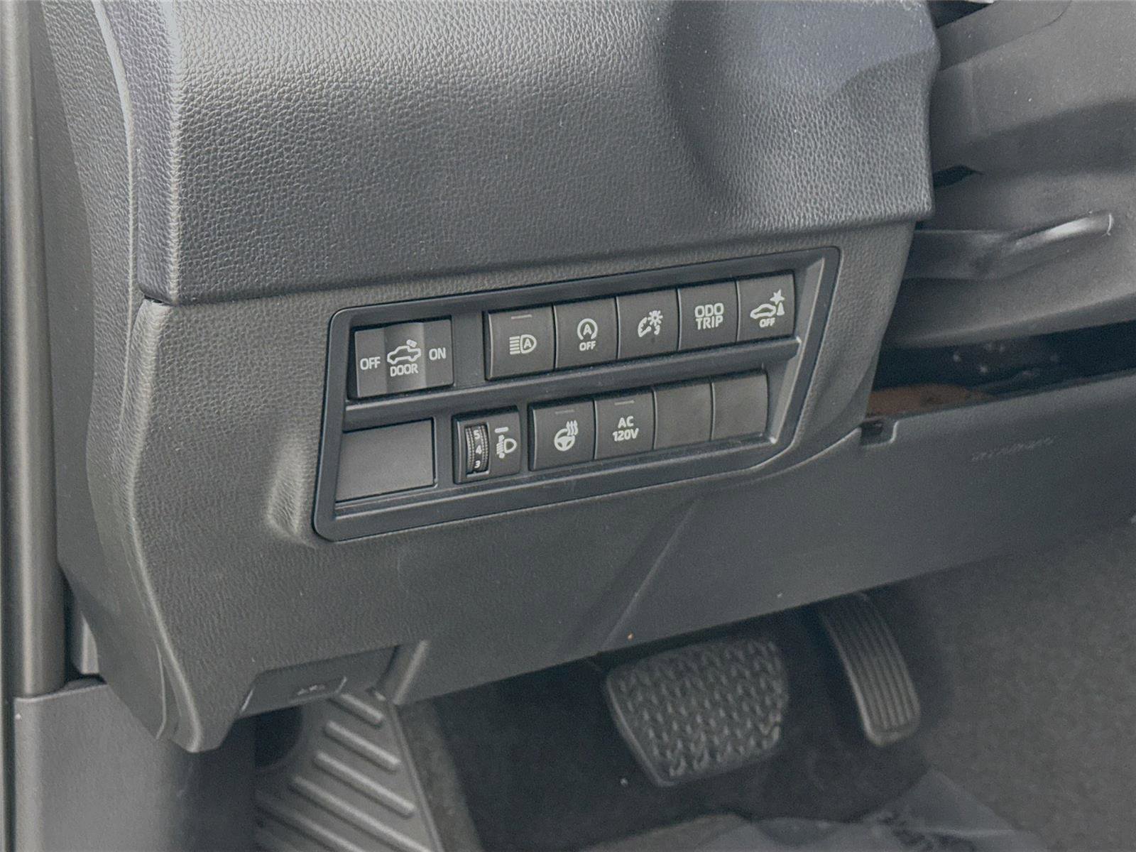 Used 2022 Toyota Tundra SR5 w/ SR5 Premium Package AWD/4WD image 14