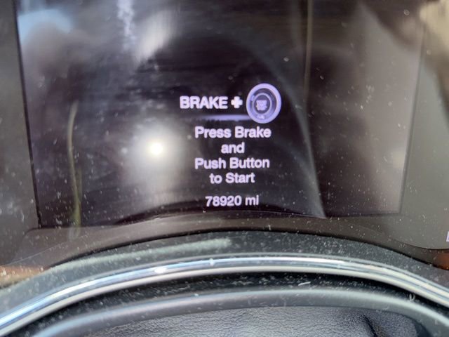 Used 2017 Jeep Grand Cherokee Limited image 2