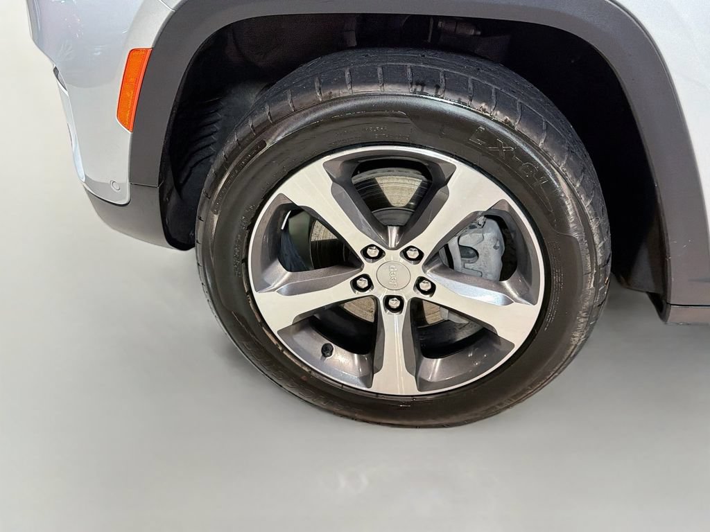 Used 2023 Jeep Grand Cherokee 4WD 4xe w/ Luxury Tech Group II image 29