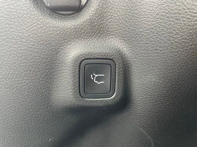 Used 2023 Jeep Compass Altitude w/ Sun and Sound Group image 32