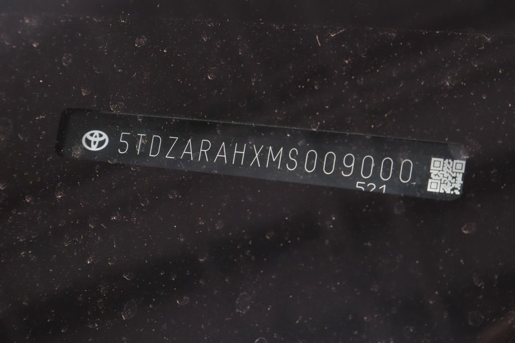 Used 2021 Toyota Highlander LE image 35