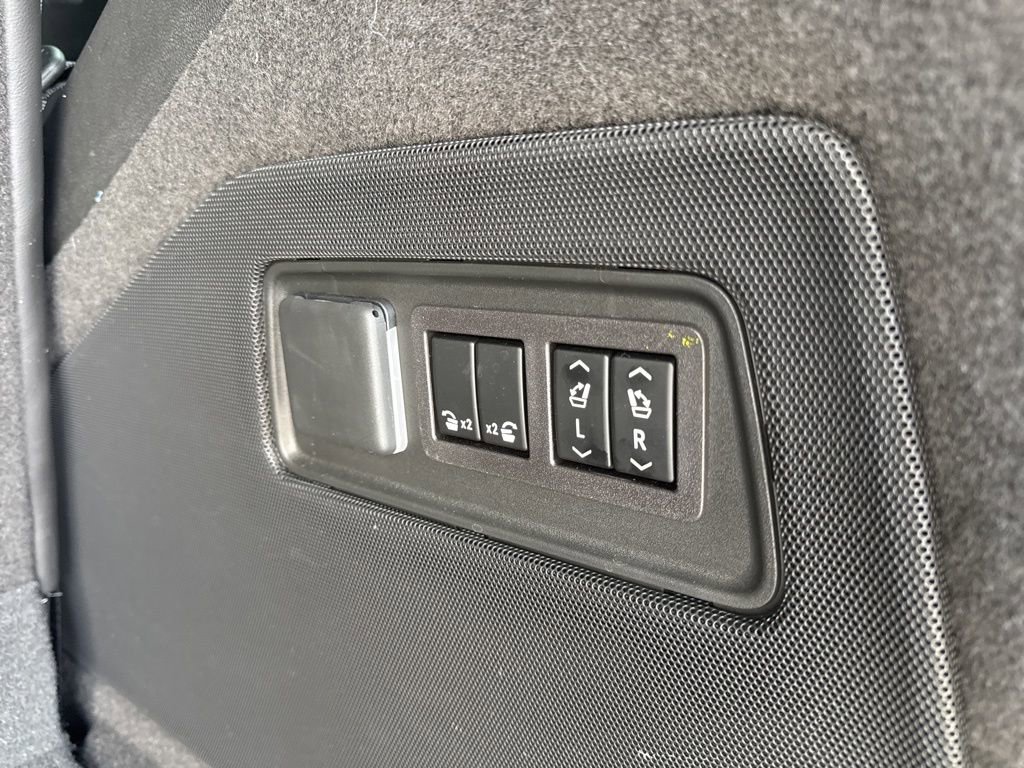 Used 2023 Cadillac Escalade V AWD/4WD image 40