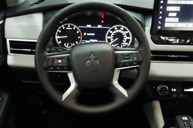 New 2026 Mitsubishi Outlander SE FWD image 20