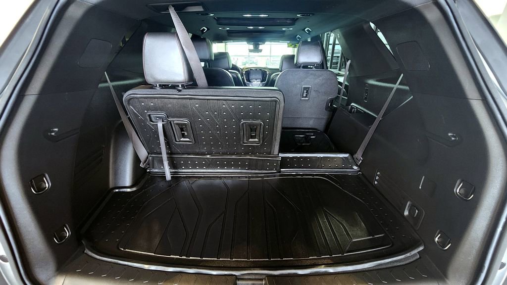 Used 2023 Chevrolet Traverse RS image 11