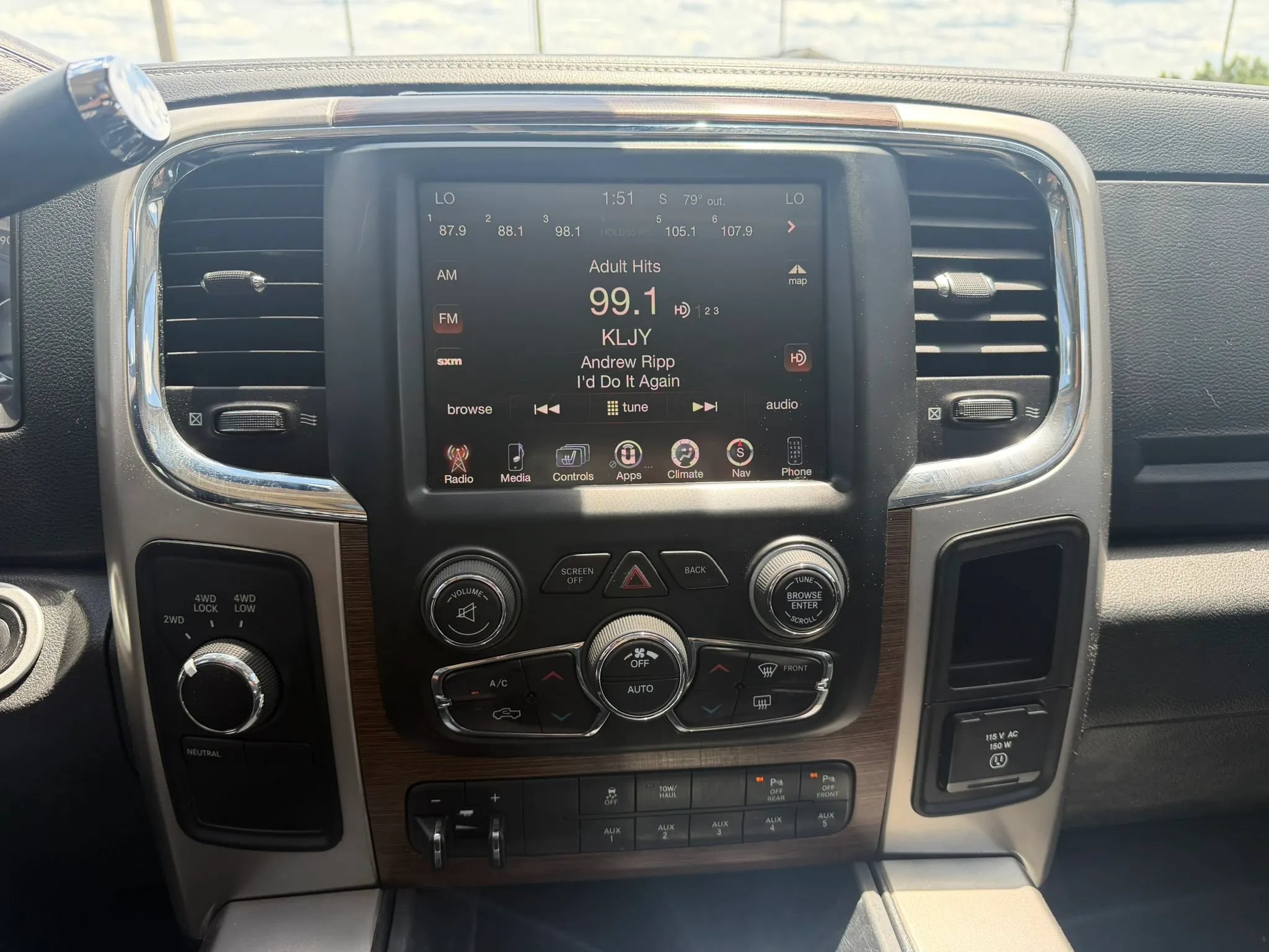 Used 2017 RAM 2500 Laramie w/ Snow Chief Group AWD/4WD image 23