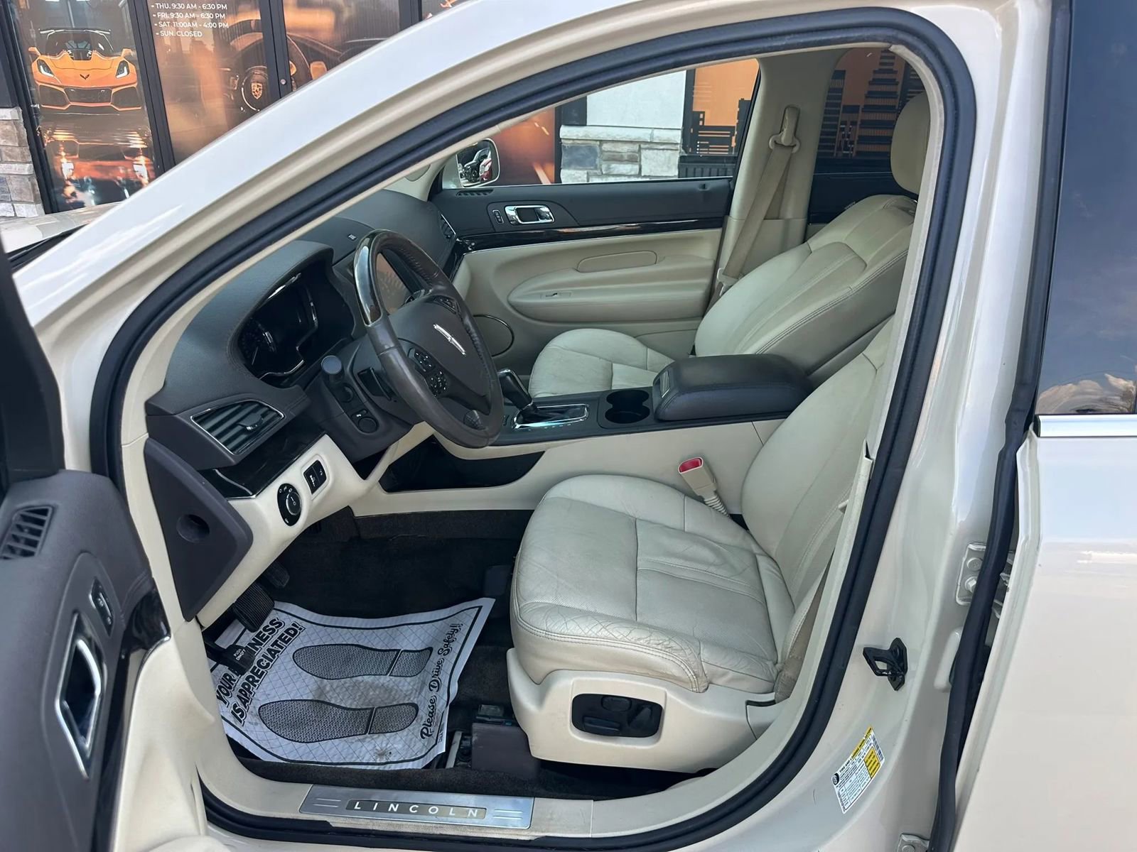 Used 2018 Lincoln MKT AWD w/ Technology Package image 8