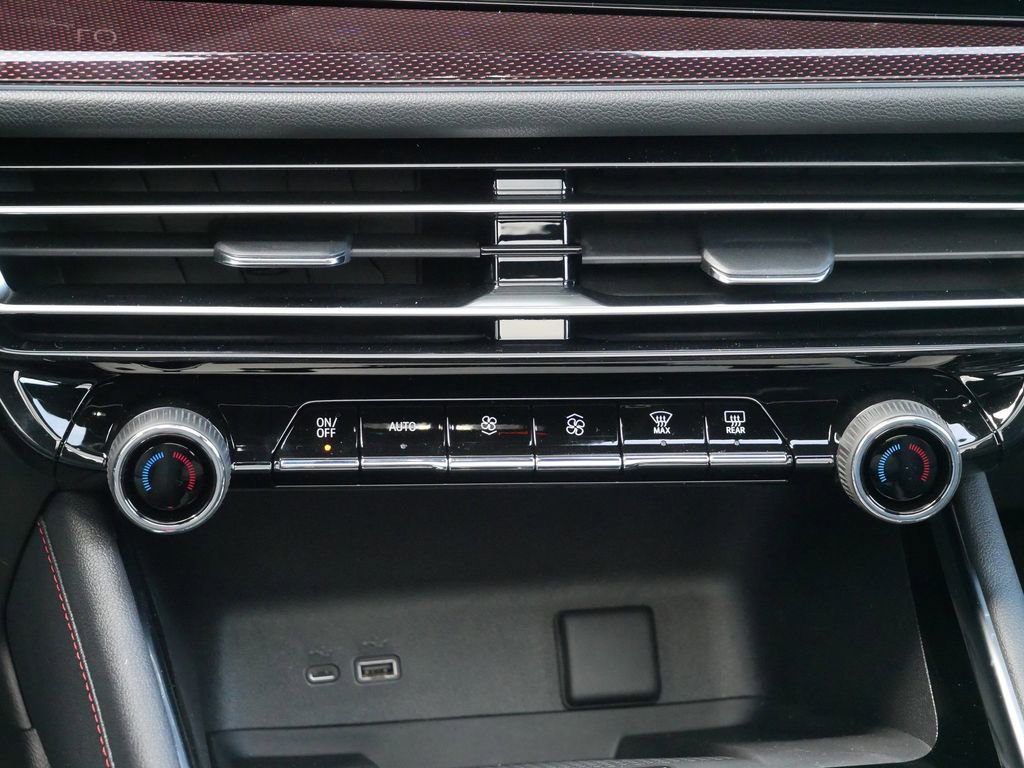 New 2026 Chevrolet Traverse Z71 w/ Driver Confidence Package AWD/4WD image 23